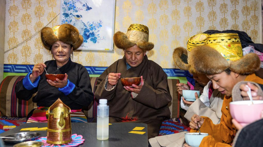 新春走基層｜除夕逢“古突” 雪域高原話團(tuán)圓