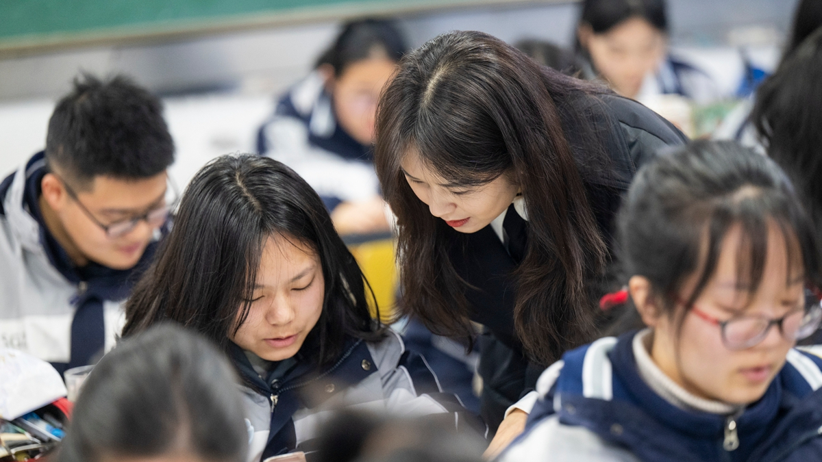 两会·我的履职影像记丨全国人大代表张琼丽：履职路上守护教育初心