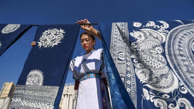 &ldquo;蠟染姑娘&rdquo;回鄉(xiāng)傳承非遺技藝