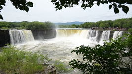 鏡泊飛瀑&ldquo;三面溢流&rdquo;
