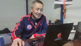 王應(yīng)虎：&ldquo;老驥伏櫪&rdquo;助力青少年勇追&ldquo;籃球夢&rdquo;