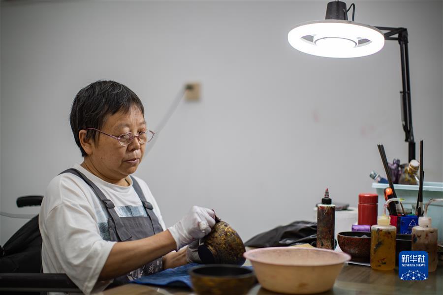 （社會）（1）打造大漆藝術(shù)空間  &ldquo;巧&rdquo;手&ldquo;制&rdquo;出就業(yè)路