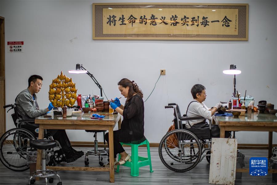 （社會）（3）打造大漆藝術空間  &ldquo;巧&rdquo;手&ldquo;制&rdquo;出就業路