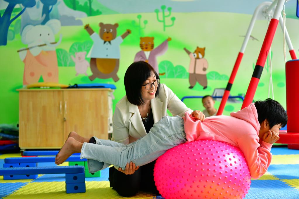 用愛鍛造&ldquo;隱形的翅膀&rdquo;