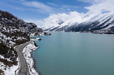 西藏：鳥瞰冰雪然烏湖
