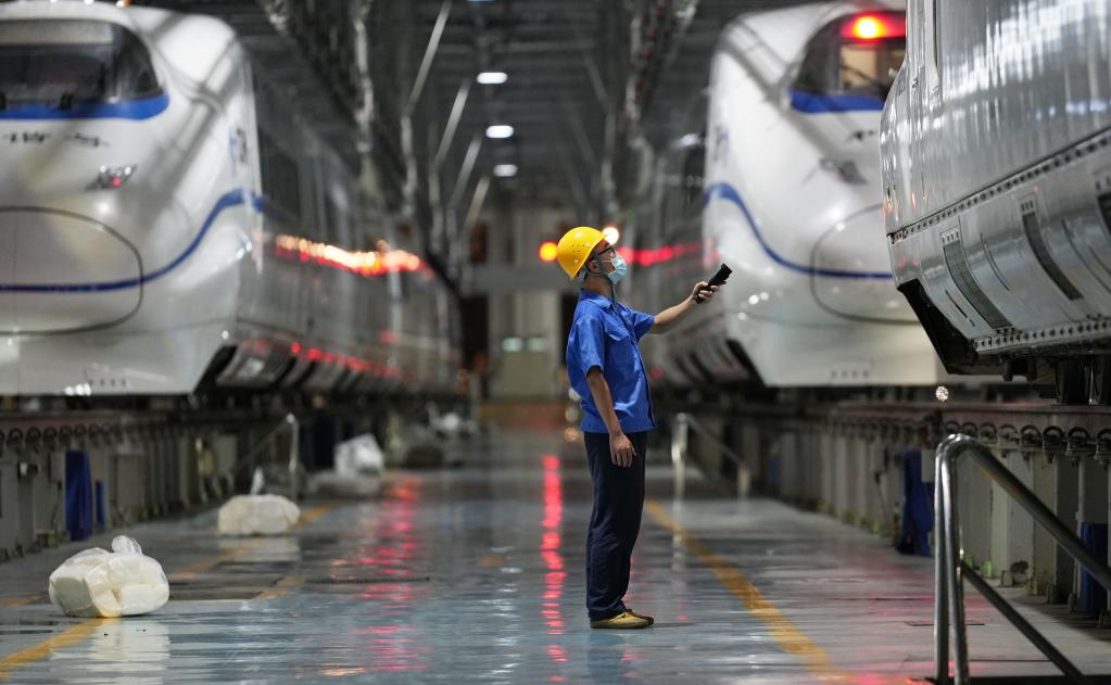 加強動車&ldquo;體檢&rdquo; 保障暑運安全