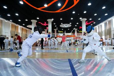 山東青島：小小&ldquo;劍客&rdquo;賽場爭鋒