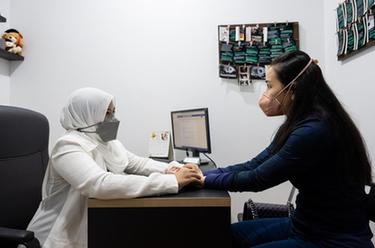 希望讓更多人了解、接受中醫(yī)&mdash;&mdash;馬來(lái)西亞馬來(lái)族中醫(yī)師阿米拉的圓夢(mèng)之路