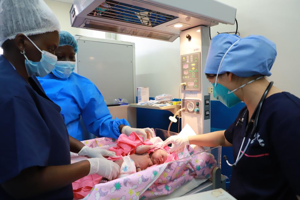 中國援烏干達醫(yī)療隊的&ldquo;別樣醫(yī)師節(jié)&rdquo;