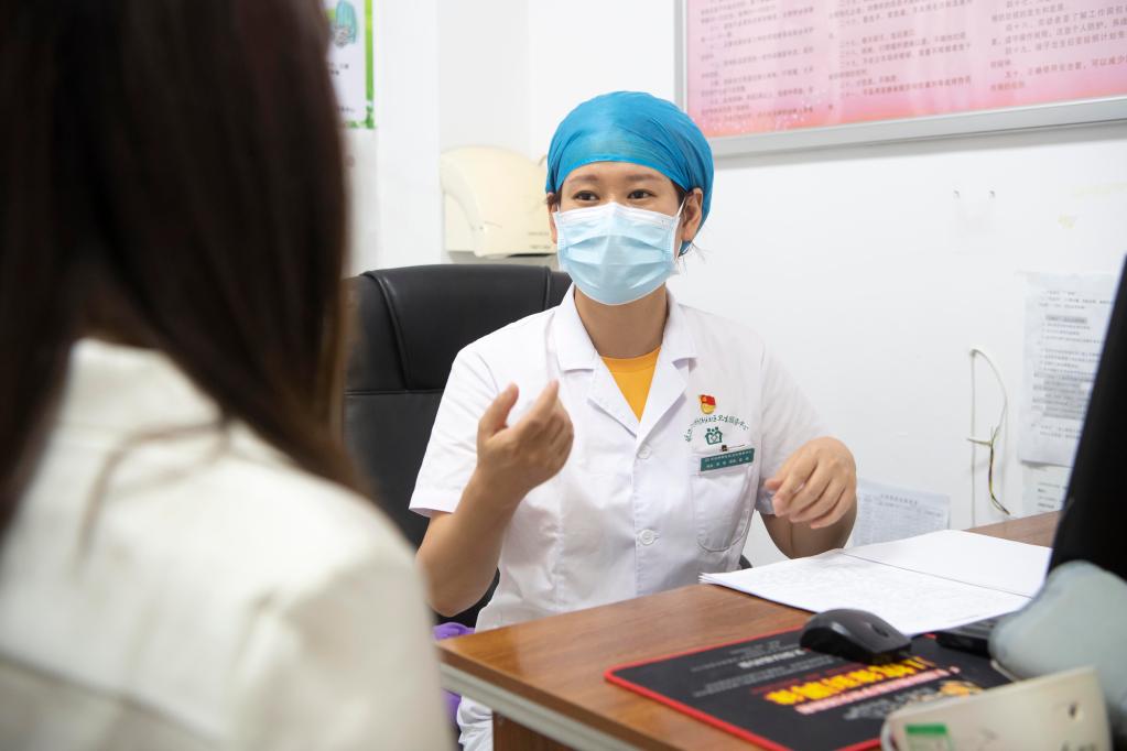 奮斗者&middot;正青春｜社區家庭醫生黃瑩：以&ldquo;仁心&rdquo;贏&ldquo;人心&rdquo;