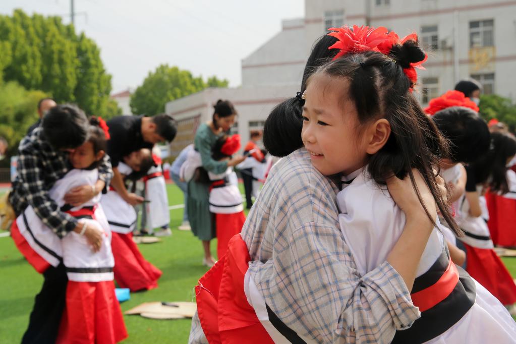 傳統&ldquo;開筆禮&rdquo; 開啟新學期