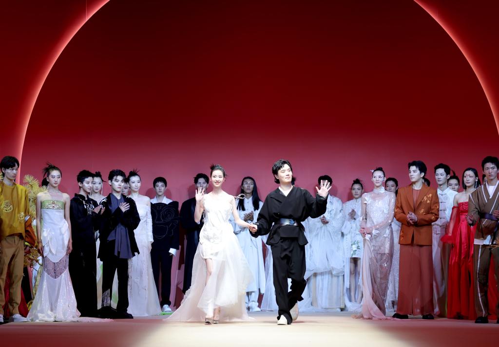 &ldquo;夢(mèng)幻西游X三寸盛京&middot;張彥&rdquo;時(shí)裝發(fā)布會(huì)在京舉行