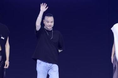 &ldquo;朗坤&middot;黃剛&rdquo;時裝發布會在京舉行