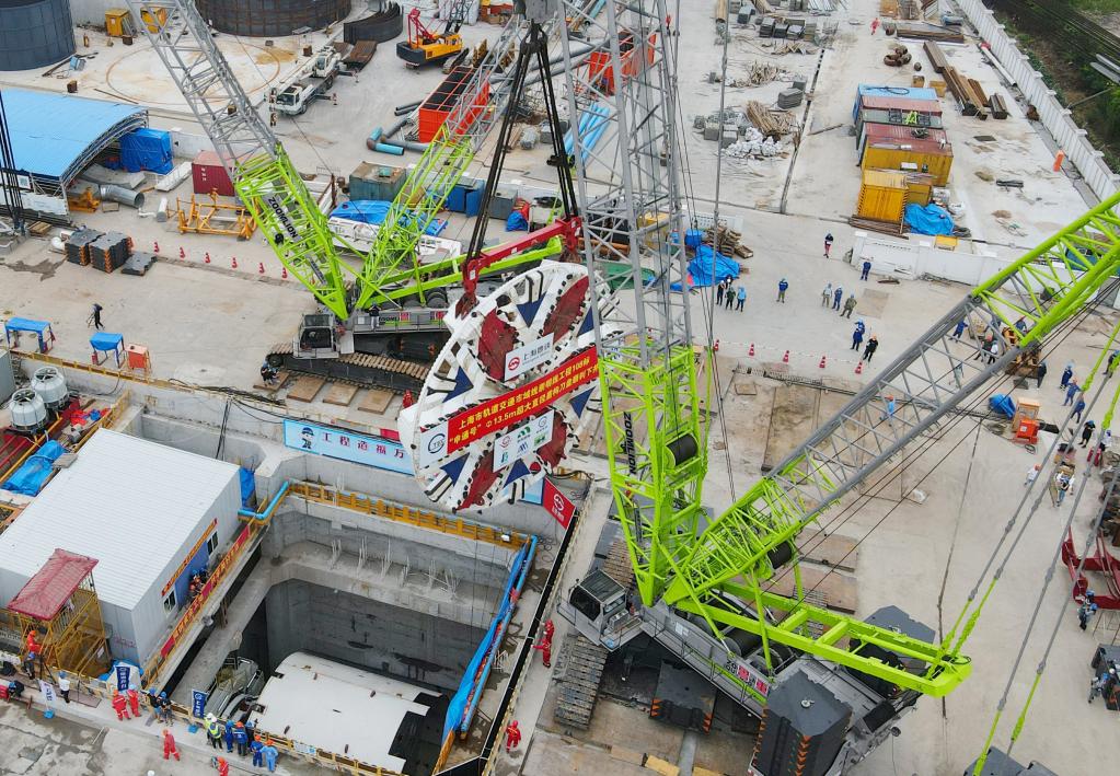 上海：軌道交通崇明線&ldquo;申通號&rdquo;盾構(gòu)機(jī)刀盤順利下井