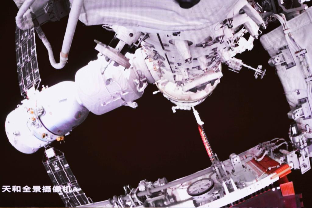 我國成功實施問天實驗艙轉(zhuǎn)位 中國空間站組合體轉(zhuǎn)為兩艙&ldquo;L&rdquo;構(gòu)型在軌飛行