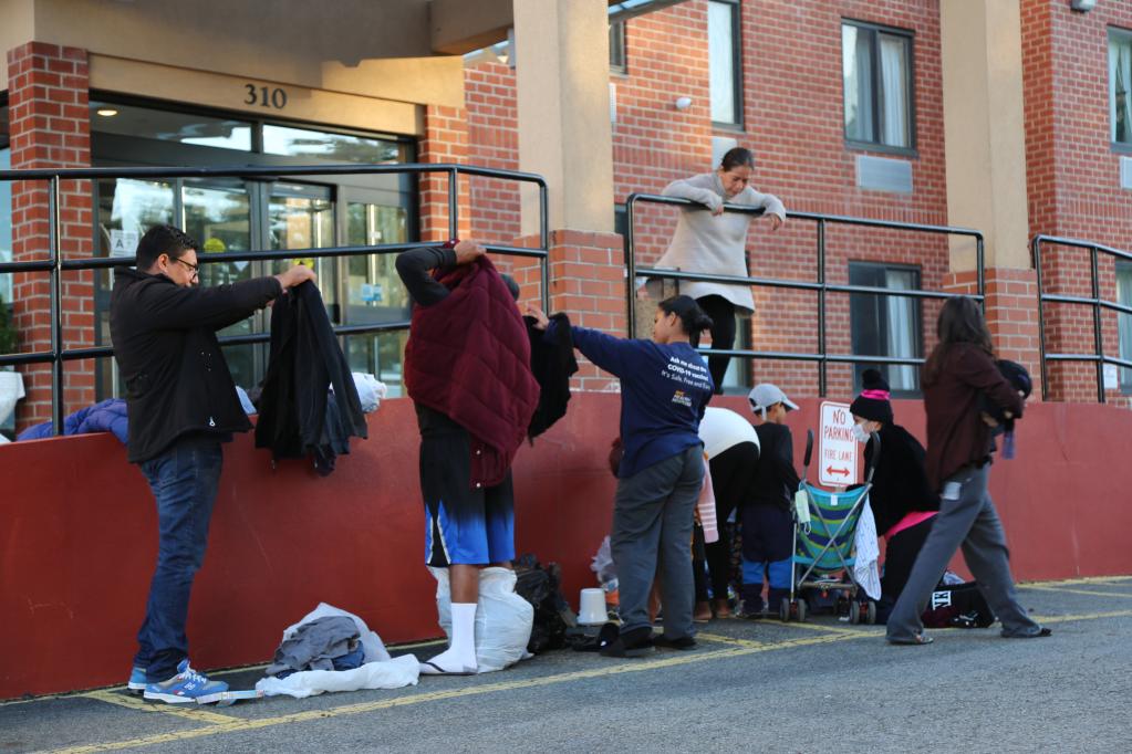 特寫：紐約&ldquo;舒適&rdquo;旅館里的困境
