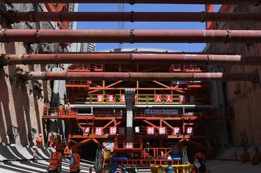 新華全媒+丨鋼筋水泥&ldquo;搭積木&rdquo; 走進地下裝配式車站