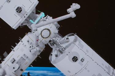 新華全媒+｜空間站夢天實驗艙順利完成轉位 中國空間站&ldquo;T&rdquo;字基本構型在軌組裝完成