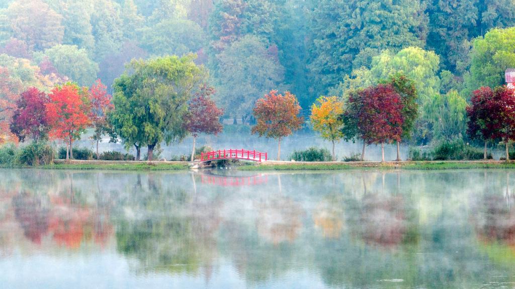 詩意中國&mdash;&mdash;秋色連波，波上寒煙翠