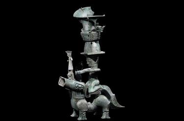 新華全媒+｜對(duì)上眼了！三星堆&ldquo;神人&rdquo;&ldquo;神獸&rdquo;成功&ldquo;跨坑&rdquo;合體