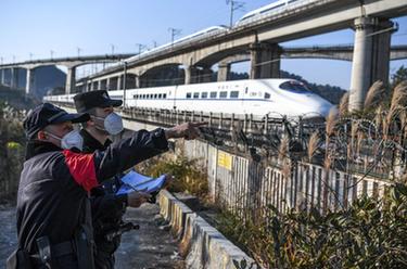 新華全媒+丨守護你，回家的路&mdash;&mdash;鐵警師徒的&ldquo;最后一個春運&rdquo;與&ldquo;第一個春運&rdquo;