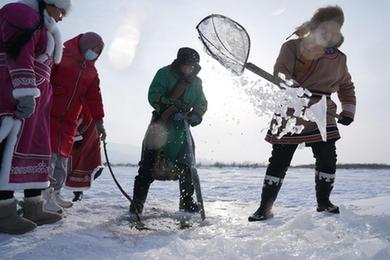 新華全媒+丨&ldquo;守望太陽的民族&rdquo;的冬日&ldquo;歡歌&rdquo;