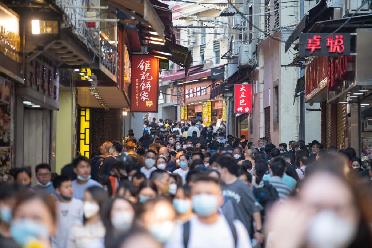 趕赴小城&ldquo;甜蜜之約&rdquo;&mdash;&mdash;澳門各通關口岸見聞