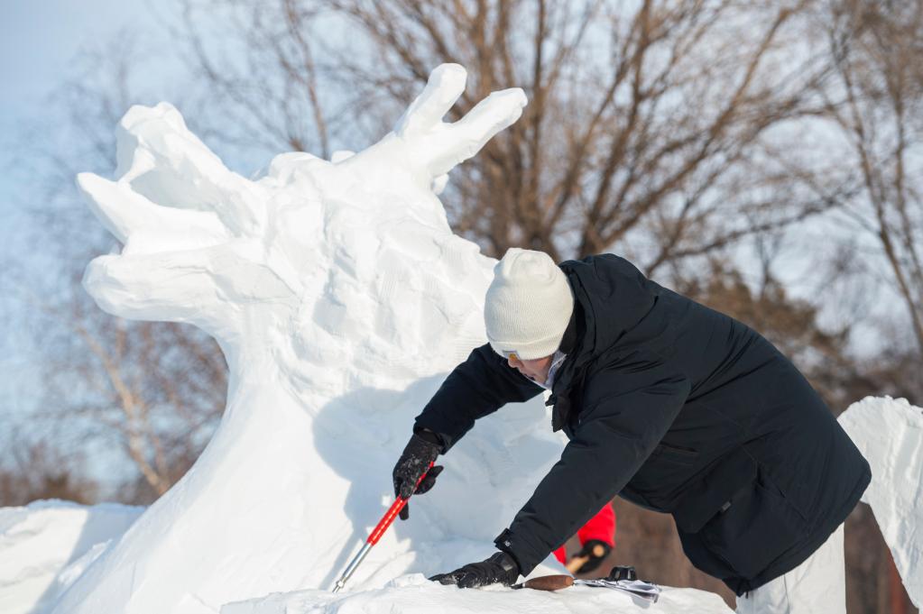 雪雕高手&ldquo;冰城&rdquo;競技