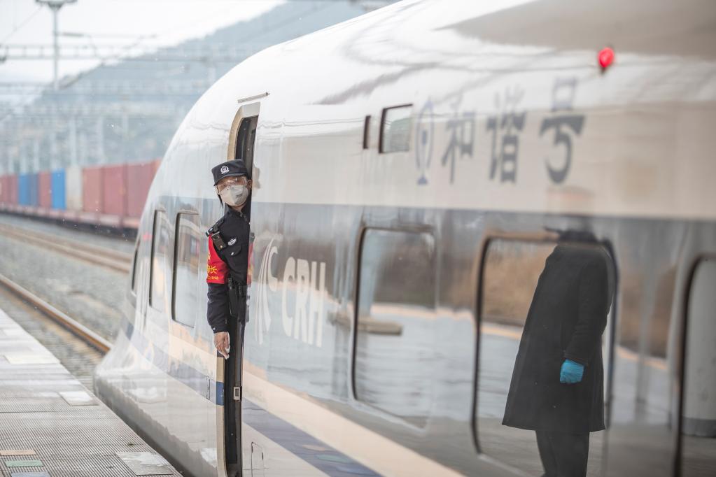 新華全媒+丨一路&ldquo;芳華&rdquo; 護(hù)歸途