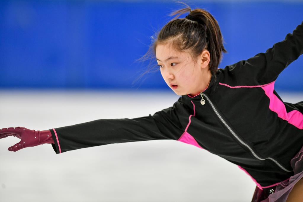 全民健身&mdash;&mdash;冰上少年舞翩躚