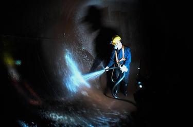 新華全媒+&middot;新春走基層丨探訪洗罐工