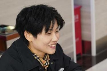 新華全媒+&middot;代表風(fēng)采錄丨李楠楠：用青春守護(hù)夕陽(yáng)紅