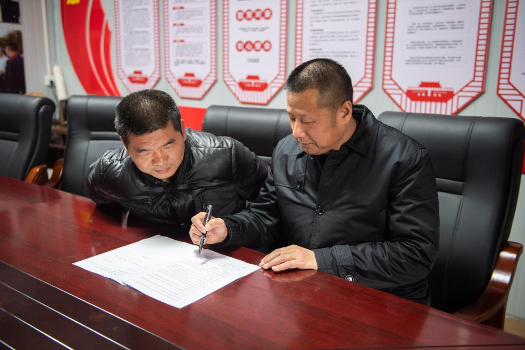 &ldquo;保姆式&rdquo;服務、智能化工廠、連片化土地&mdash;&mdash;水稻大省湖南春耕一線觀察