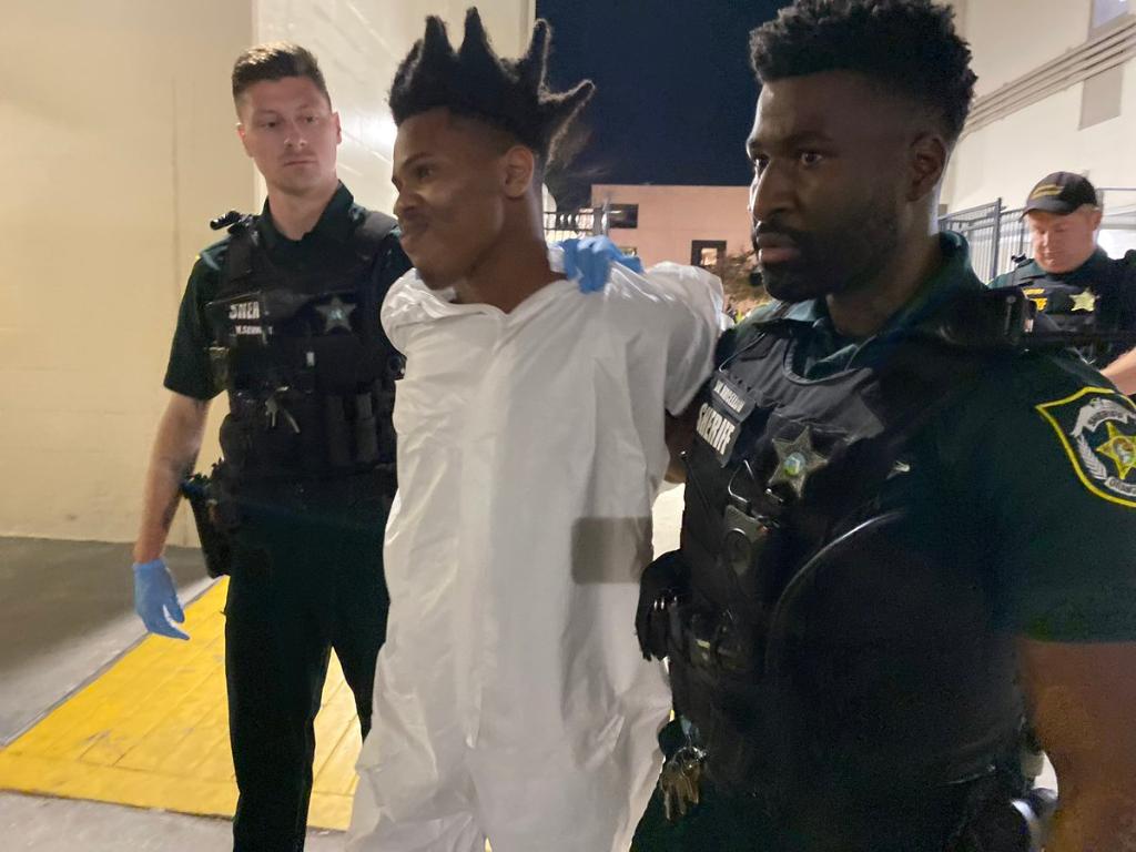 美國佛羅里達州槍手連環作案致3死2傷