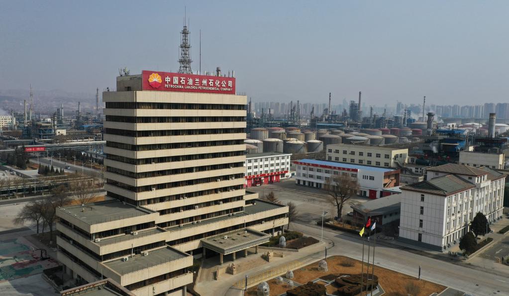 強信心&middot;開新局｜數(shù)字化轉(zhuǎn)型 智能化發(fā)展&mdash;&mdash;科技創(chuàng)新驅(qū)動老煉化基地&ldquo;加速跑&rdquo;