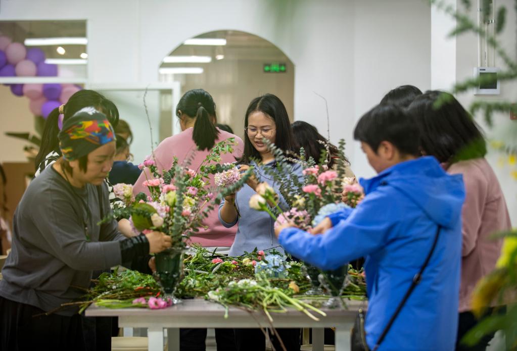 &ldquo;三八&rdquo;國際勞動婦女節(jié)帶熱&ldquo;浪漫經濟&rdquo;