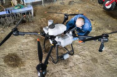保養(yǎng)無人機 服務(wù)&ldquo;大糧倉&rdquo;