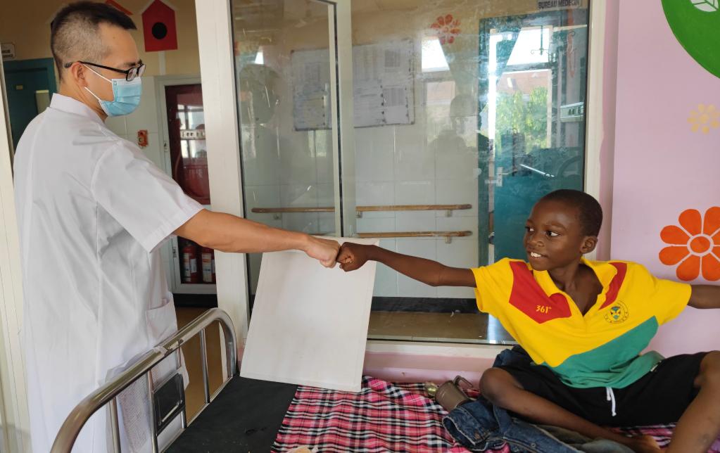 &ldquo;一帶一路&rdquo;故事繪丨非洲大陸最西端的中國醫(yī)生