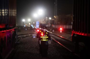 國道之行 從雪山奔向大海丨守護&ldquo;風口國門&rdquo;的阿拉山口之&ldquo;心&rdquo;