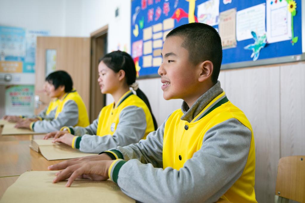 新華全媒+丨四季中國&mdash;&mdash;觸摸春天：我們&ldquo;看見&rdquo;了自然的美好