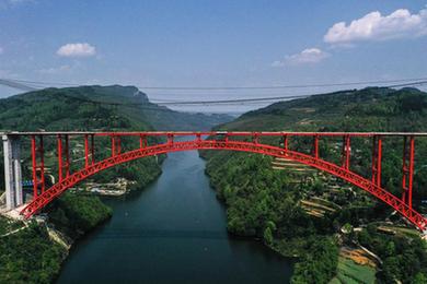 德余高速烏江特大橋建設進入沖刺階段