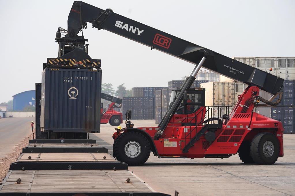 通訊：中老鐵路&ldquo;旱碼頭&rdquo;為多國發(fā)展注入新動力