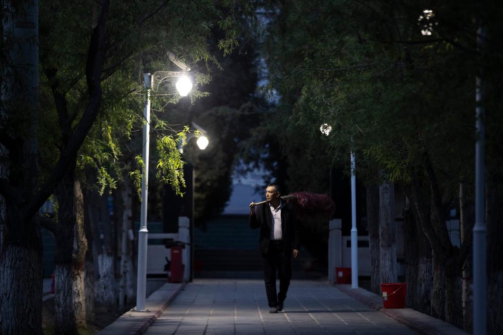 新華全媒+丨國道之行 從雪山奔向大海丨&ldquo;爸爸您放心，您的戰友我照顧得好好的！&rdquo;