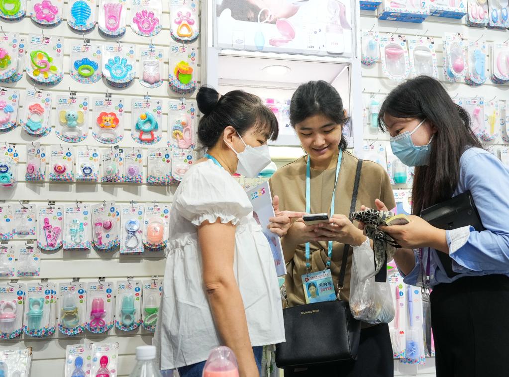 新華全媒+丨印尼一家四口組團&ldquo;掃貨&rdquo;廣交會