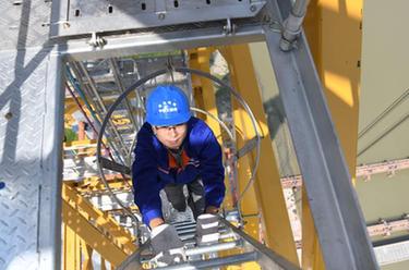 &ldquo;穿越&rdquo;勞動一線看奮斗丨&ldquo;云端工位&rdquo;：助天塹變通途