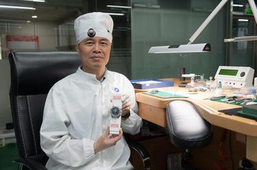 勞動者之歌｜鐘表維修技師劉中華：33年，用心與&ldquo;芯&rdquo;交流