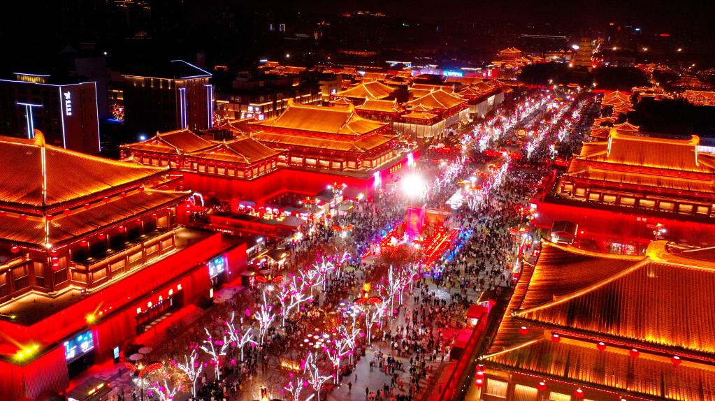 新華全媒+丨打卡古都西安的文化地標&mdash;&mdash;大唐不夜城