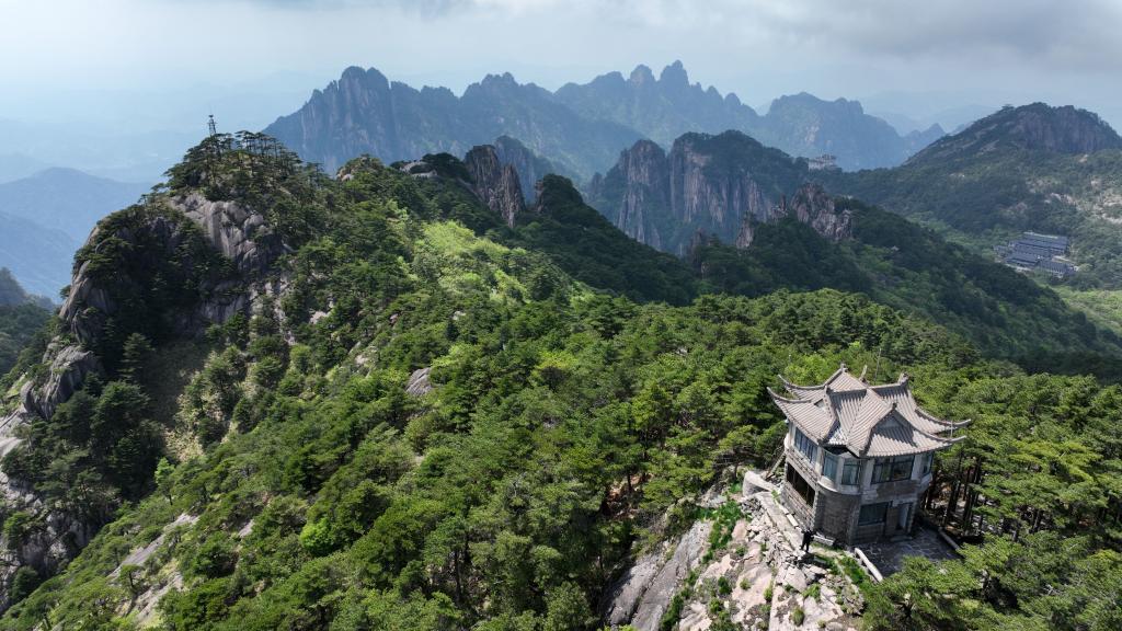 &ldquo;俯仰&rdquo;之間守護美麗黃山