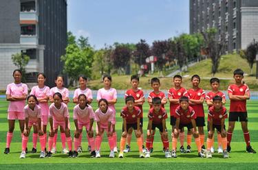 足球&mdash;&mdash;大涼山的足球小將