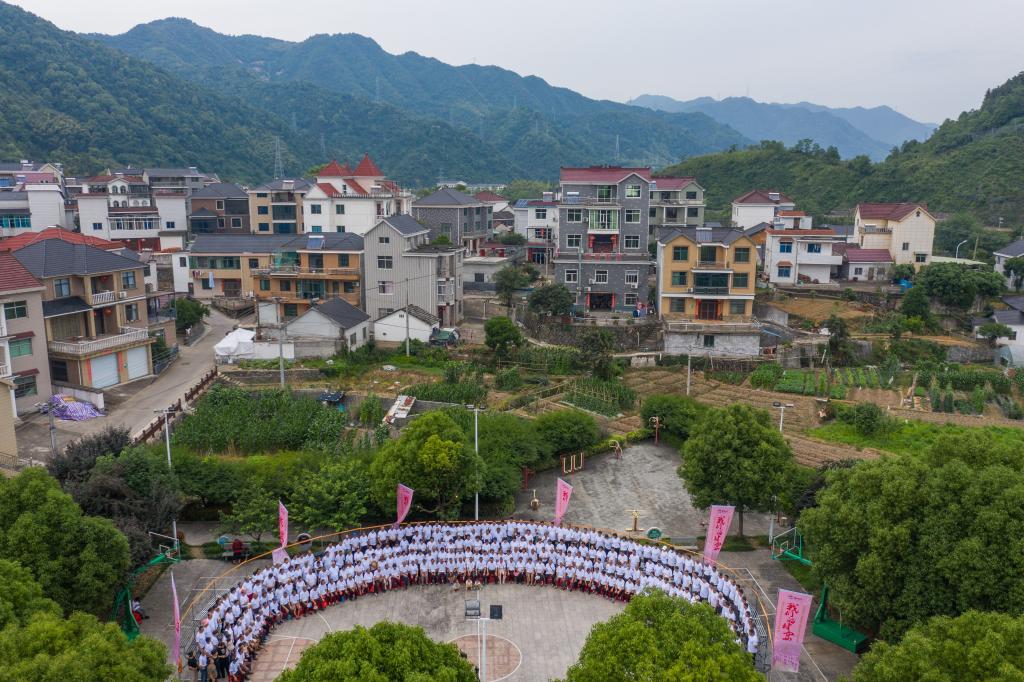 浙江建德：美麗鄉(xiāng)村舉行&ldquo;全村福&middot;我們的村宴&rdquo;特色活動(dòng)